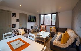 4 Wheelhouse Apartment